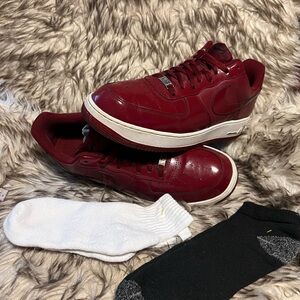 Men's AIR FORCE 1 Athletic Shoes Sz 13 Burgundy w/2 pair FREE NEW socks